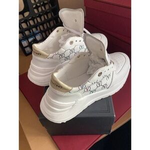 Valentino sneakers Eu 39 US  9  white leather